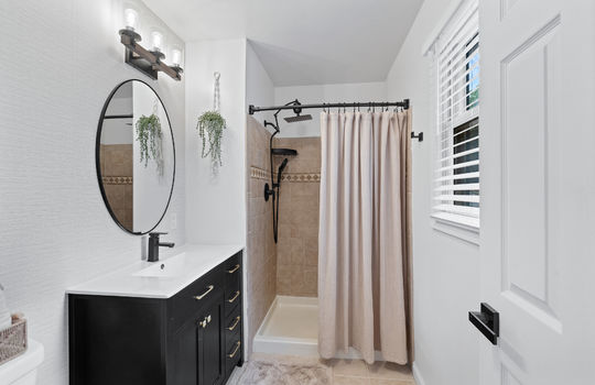 5093 Smith Rd Int-16