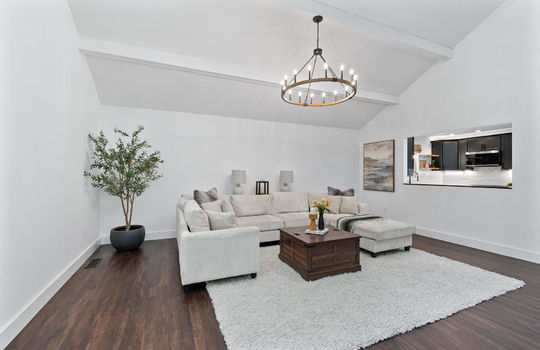 5093 Smith Rd Int-2