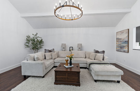 5093 Smith Rd Int-3