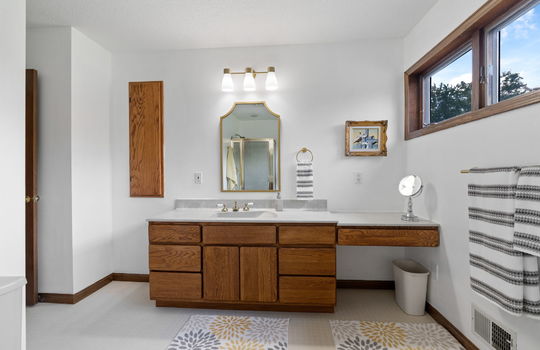 52-web-or-mls-5355 Teal Rd Int-32