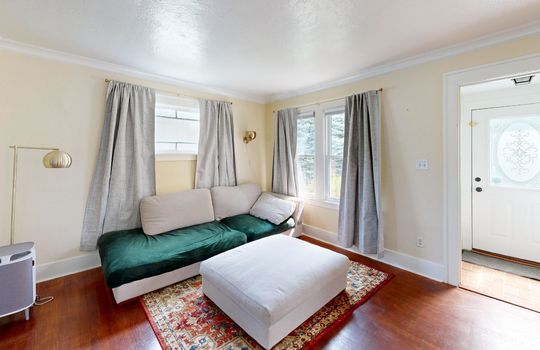 615-Borgess-Ave-Living-Room 1