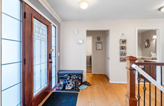 10-web-or-mls-9116 Susan Cir Int-2