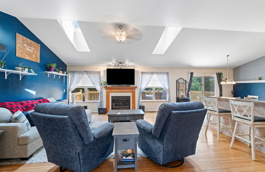 11-web-or-mls-9116 Susan Cir Int-4