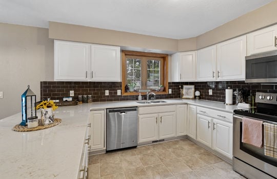 1168 Brandywine St Int-11