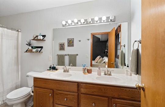 1168 Brandywine St Int-32
