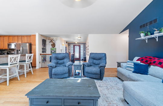 13-web-or-mls-9116 Susan Cir Int-6