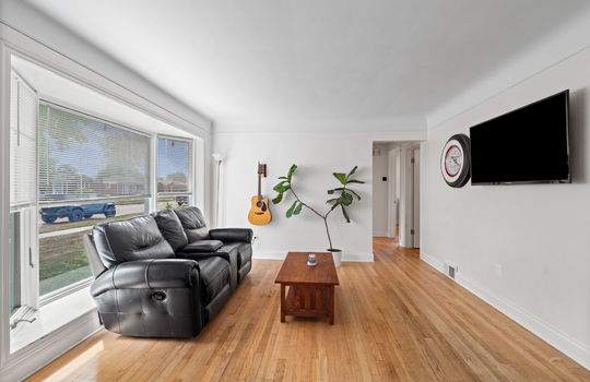 14-web-or-mls-2320 Sherwood St Int-2