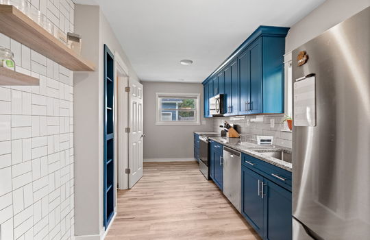 16-web-or-mls-2320 Sherwood St Int-4