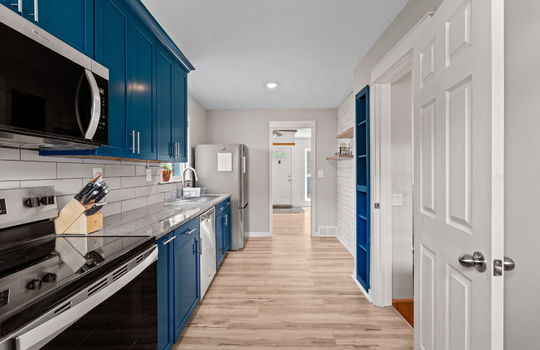 17-web-or-mls-2320 Sherwood St Int-5