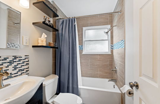 22-web-or-mls-2320 Sherwood St Int-10