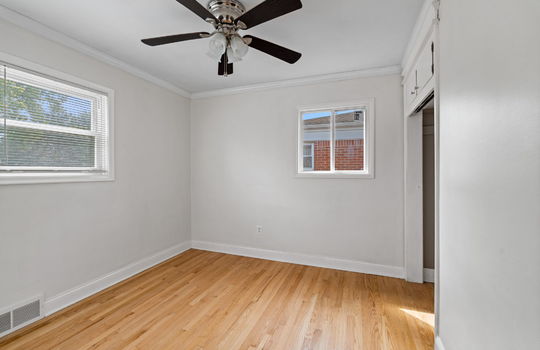 25-web-or-mls-2320 Sherwood St Int-13