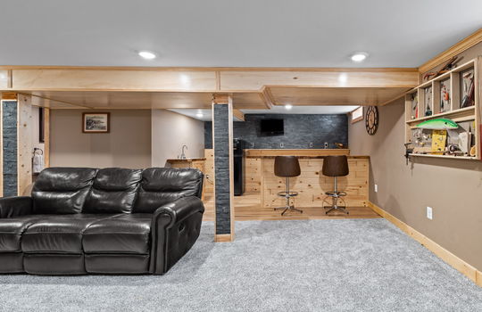 30-web-or-mls-2320 Sherwood St Int-18