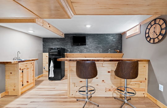 31-web-or-mls-2320 Sherwood St Int-19