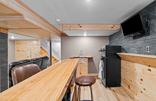 32-web-or-mls-2320 Sherwood St Int-20