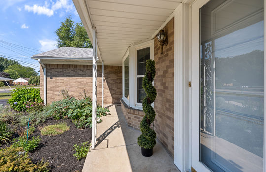 3384 Springdale Dr Int-1