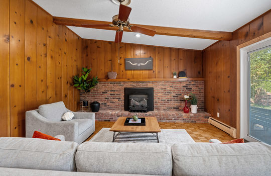 3384 Springdale Dr Int-13