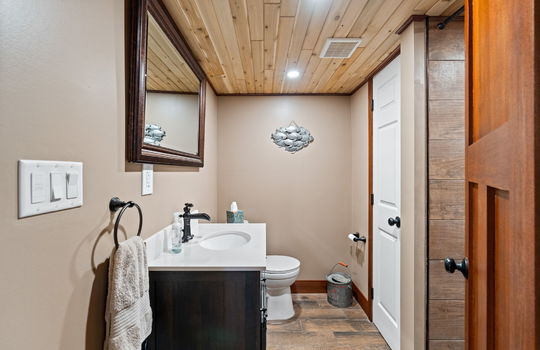 34-web-or-mls-2320 Sherwood St Int-22