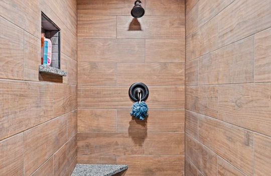 35-web-or-mls-2320 Sherwood St Int-23