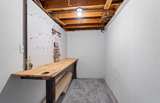 36-web-or-mls-2320 Sherwood St Int-24