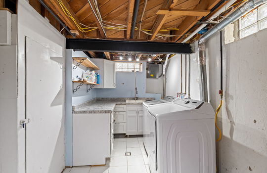37-web-or-mls-2320 Sherwood St Int-25
