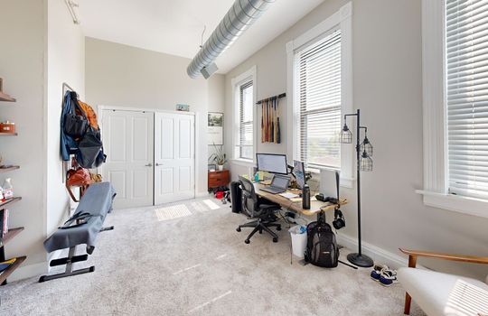 48-S-St-Clair-St-Office
