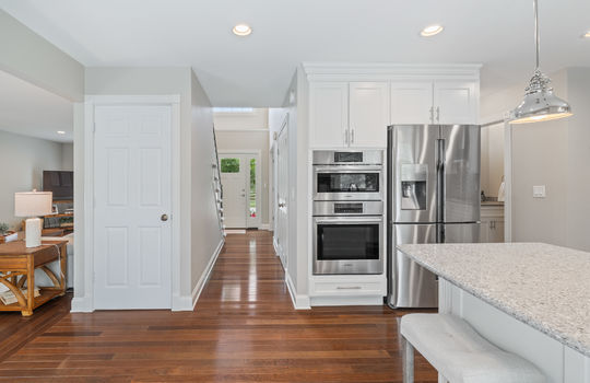 8360 Doulton Ct Int-14