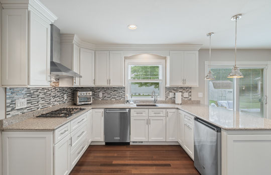 8360 Doulton Ct Int-15