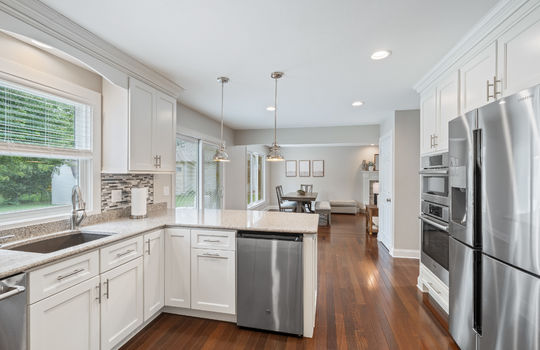 8360 Doulton Ct Int-17
