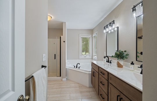 8360 Doulton Ct Int-29