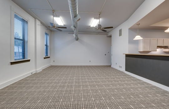 11-web-or-mls-44 S St Clair St Unit 1 Int-9