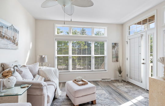 12-web-or-mls-200 Beachwalk Trail Int-4