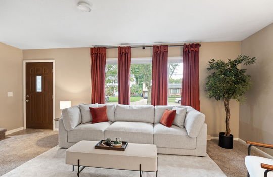 12-web-or-mls-6125 Everwood Int-5