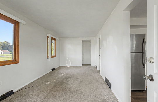 12-web-or-mls-9901 Secor Rd Int-2