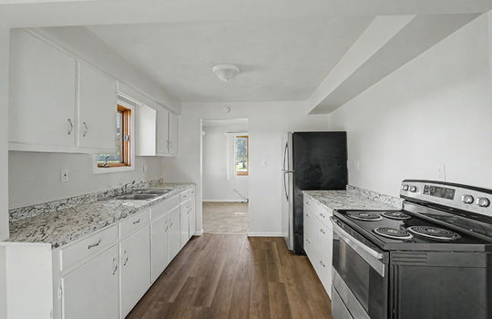 16-web-or-mls-9901 Secor Rd Int-6