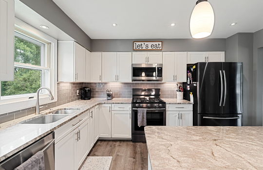 18-web-or-mls-2160 Eastedge Dr Int-10