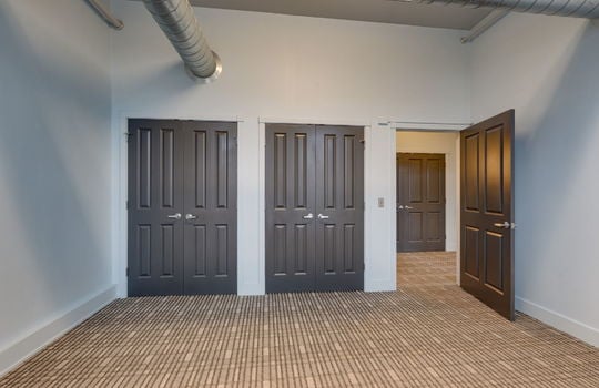 18-web-or-mls-44 S St Clair St Unit 1 Int-16