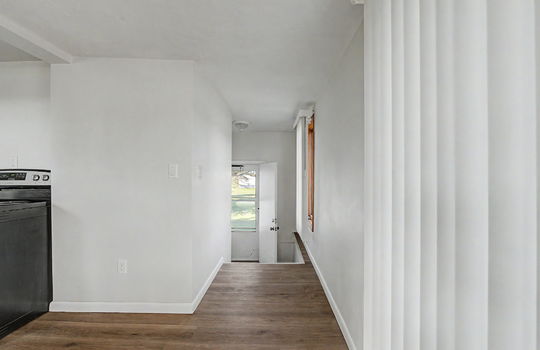 18-web-or-mls-9901 Secor Rd Int-8