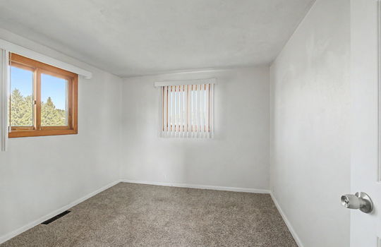 19-web-or-mls-9901 Secor Rd Int-9