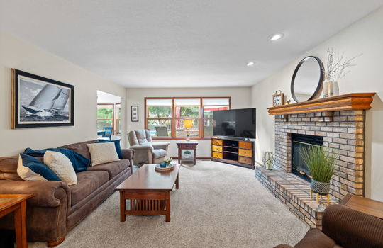 20-web-or-mls-7273 Silo Meadows Dr Int-7