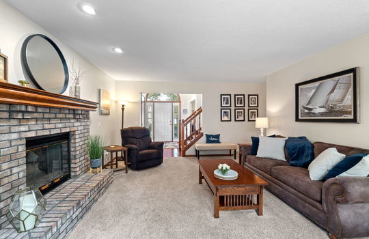 21-web-or-mls-7273 Silo Meadows Dr Int-8