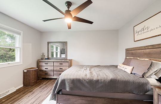 23-web-or-mls-2160 Eastedge Dr Int-15