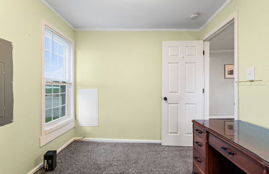 25-web-or-mls-6308 Yankee Rd Int-13