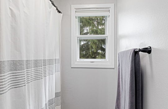 26-web-or-mls-2160 Eastedge Dr Int-18
