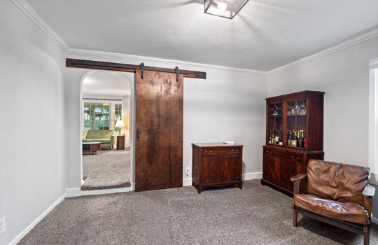 29-web-or-mls-6308 Yankee Rd Int-17