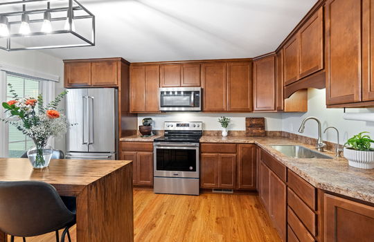 31-web-or-mls-6308 Yankee Rd Int-19