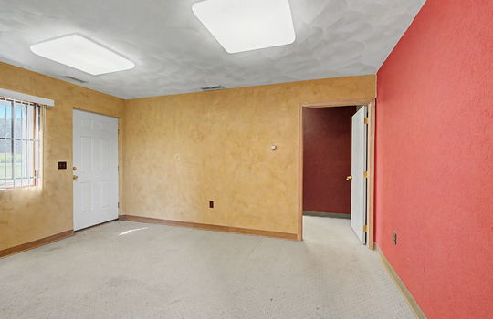 31-web-or-mls-9901 Secor Rd Int-21
