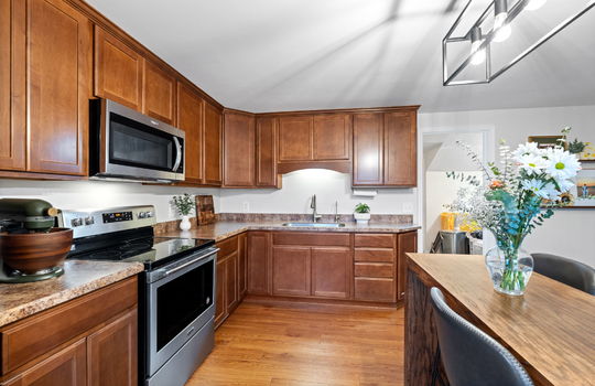 32-web-or-mls-6308 Yankee Rd Int-20