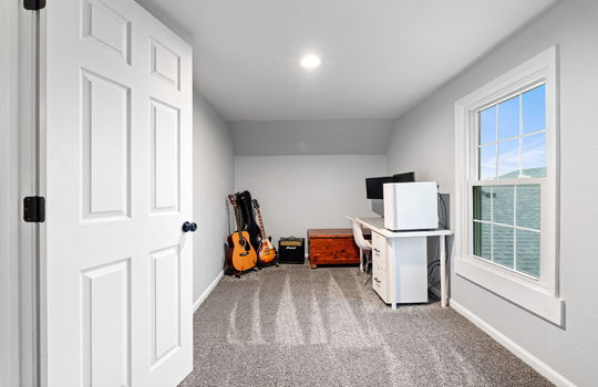 35-web-or-mls-6308 Yankee Rd Int-23