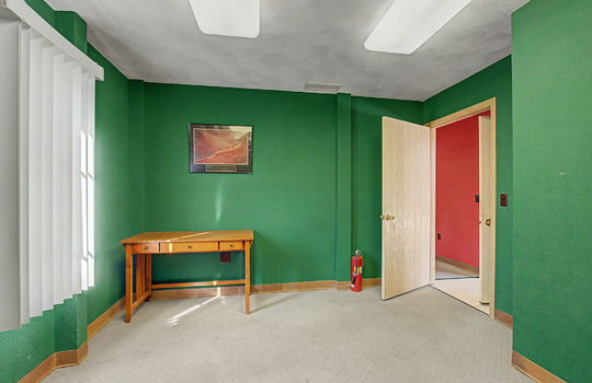 35-web-or-mls-9901 Secor Rd Int-26