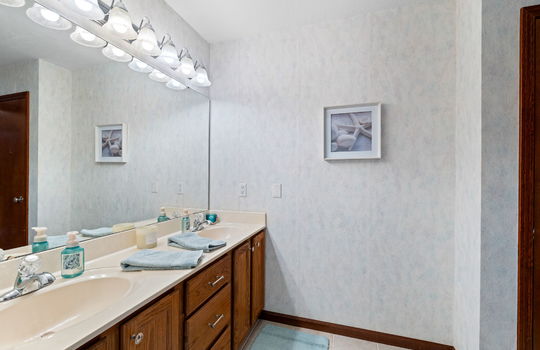 36-web-or-mls-7273 Silo Meadows Dr Int-23